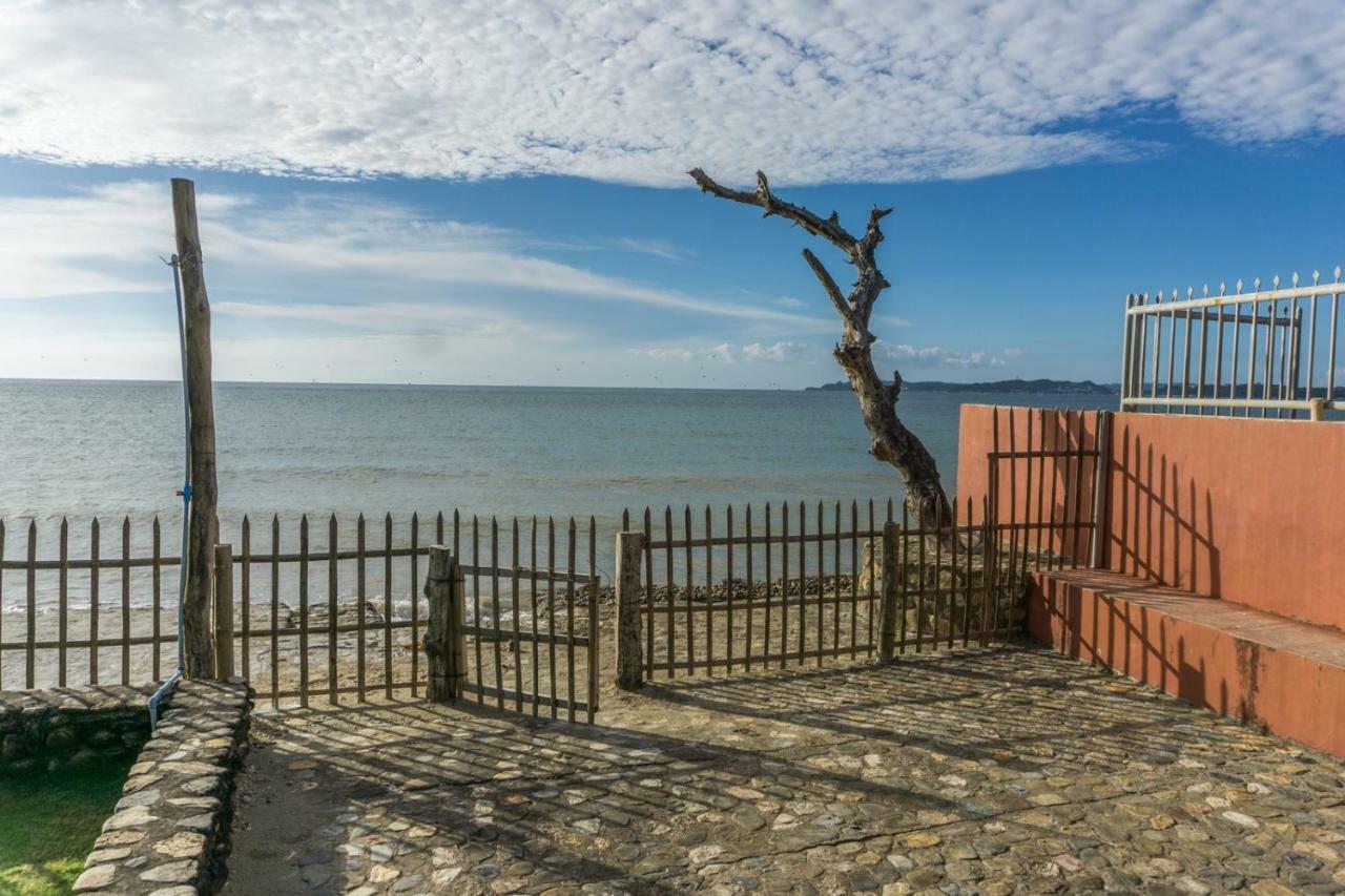 Hangout Beach Resort Caticlan Dış mekan fotoğraf